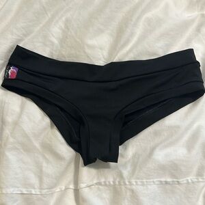 PoleFit Brazil short pole dance poledance fitness